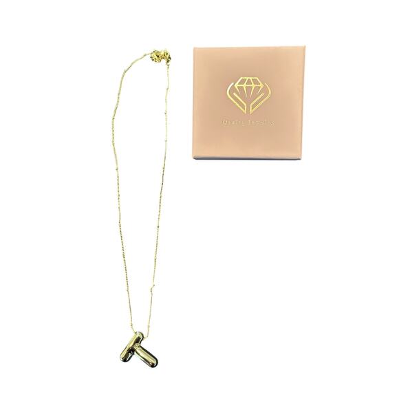 New in Box Women's Gold Tone 9" Necklace Kid's Short Necklace Letter T - Picture 1 of 3
